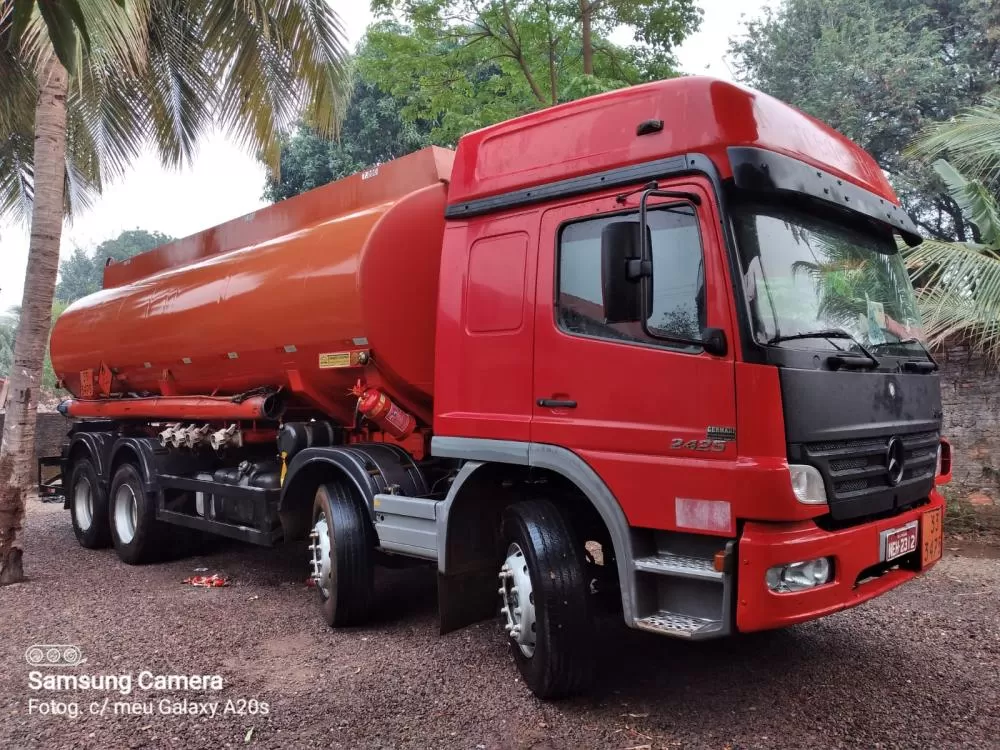 Caminhão Taque Mercedes 2425