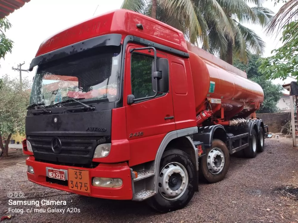 Caminhão Taque Mercedes 2425
