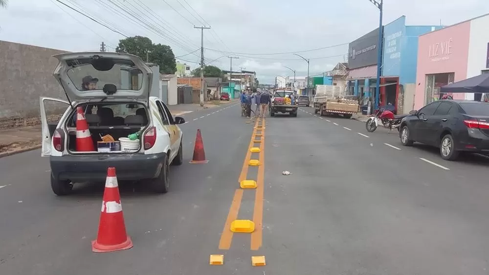 AMT reforça sinalização de trânsito em vias recapeadas de Ji-Paraná