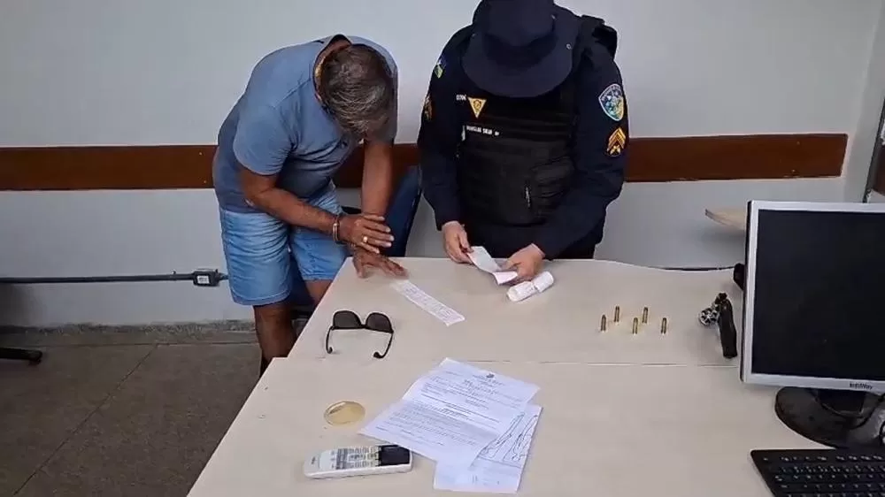 Motorista Causa Acidente e Oferece Arma como Penhora em Ji-Paraná