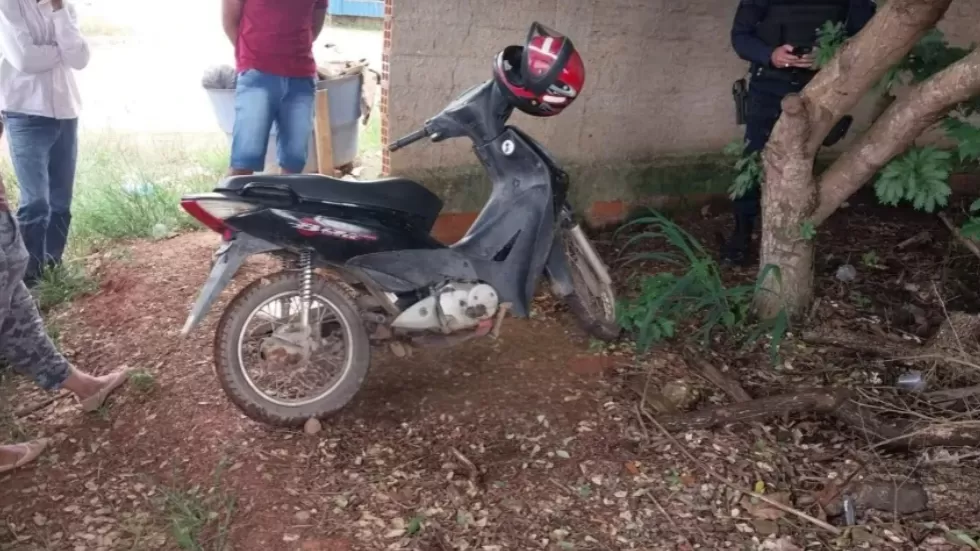 Motocicleta Roubada é Recuperada próximo à Linha 94 pela Polícia Militar em Ji-Paraná