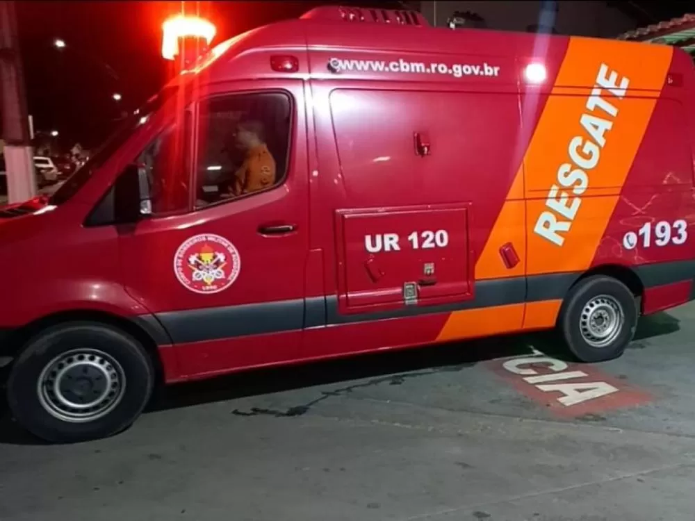 Colisão Entre Automóvel e Motocicleta Deixa Piloto Gravemente Ferido na Rua T-26, em Ji-Paraná