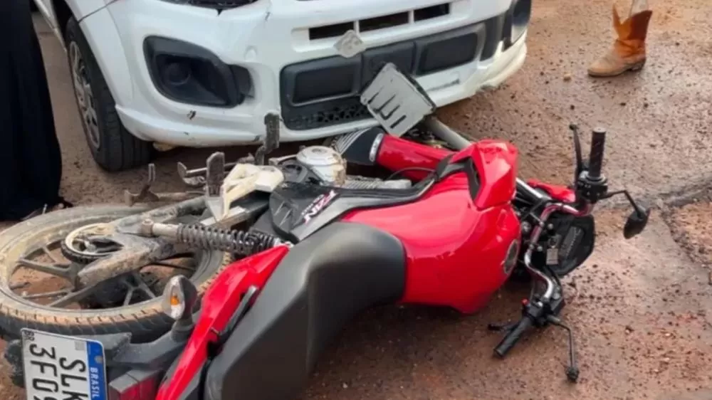 Motociclista Fica Gravemente Ferido em Acidente na Av. Brasil com T-25 em Ji-Paraná