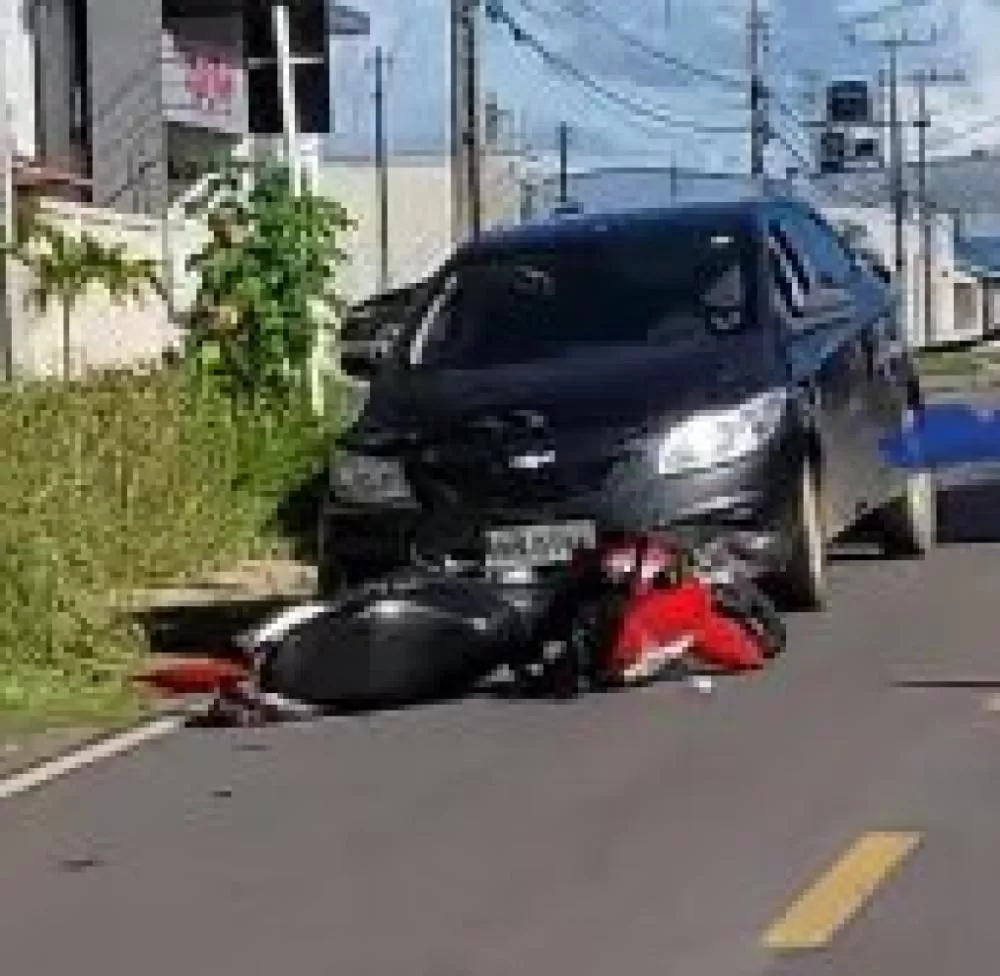 Ji-Paraná: Motociclista é Arrastada por Carro em Acidente no Cruzamento da Padre Adolfo Rohl com 15 de Novembro