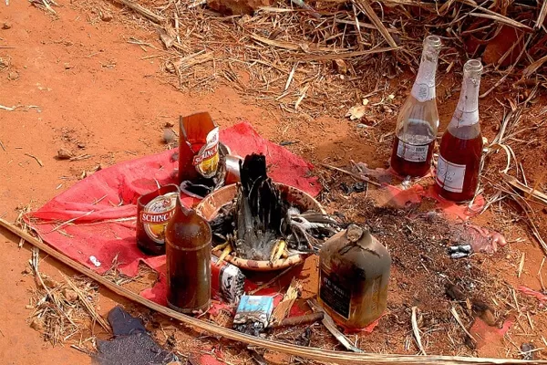 Rua Teresina em Ji-Paraná Gera Especulações e Medos com Rituais e Oferendas