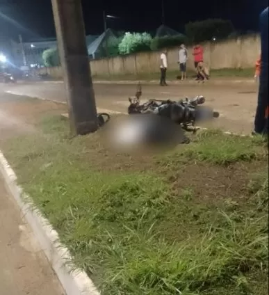 Mulher Morre em Acidente de Moto após Colidir com Poste em Ariquemes