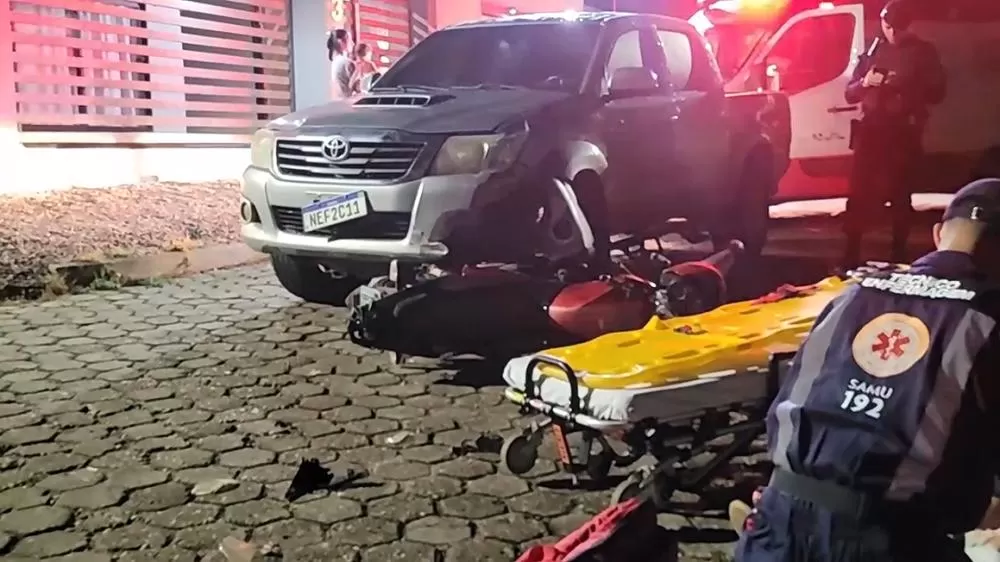 Motociclista fica ferida em Colisão com Caminhonete em Ji-Paraná na Rua Carlos Felisberto 