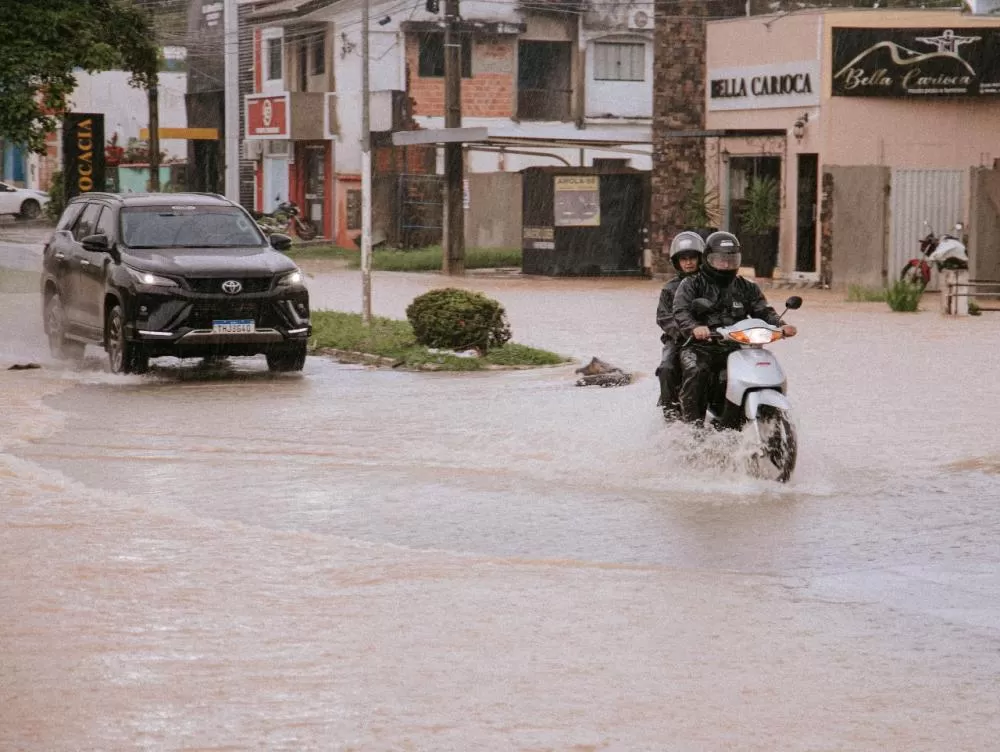 Prefeitura de Ji-Paraná Emite Alerta Vermelho para Enchente no Rio Machado e Inicia Ações de Assistência