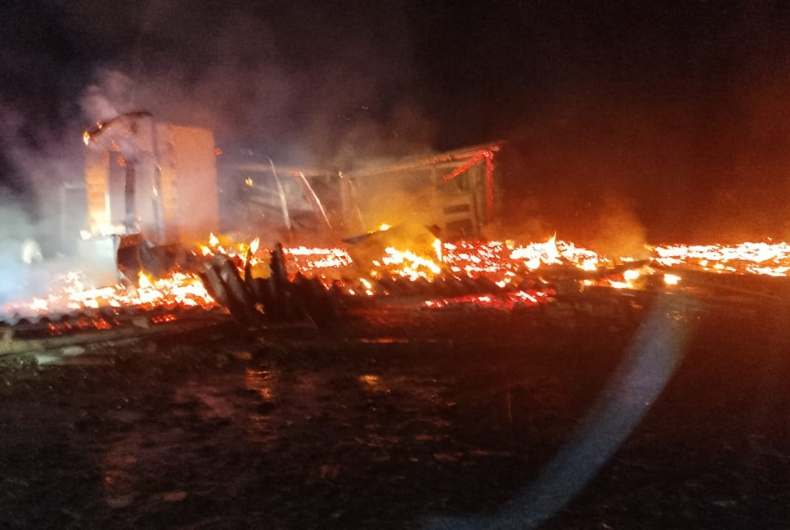 Incêndio Devasta Residência no Bairro JK, em Ji-Paraná na região do Beira Rio Cultural