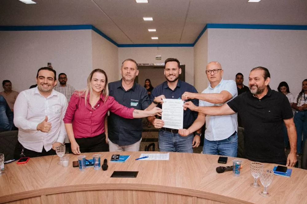 Prefeito Affonso Cândido Sanciona o Projeto do Avança Ji-Paraná, Marcando um Marco no Desenvolvimento do Município