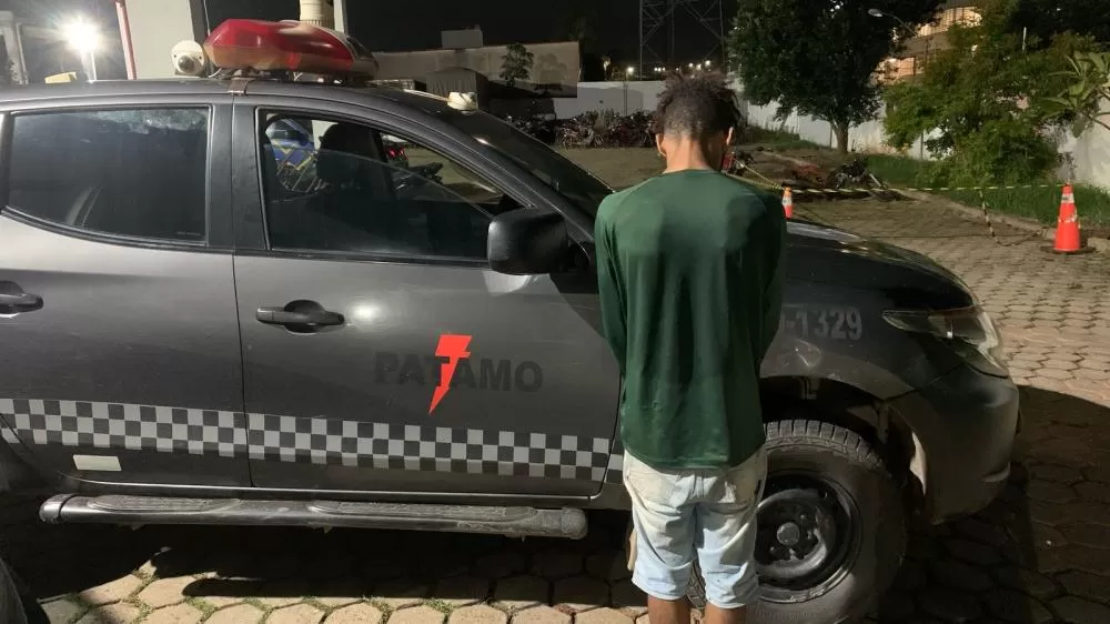 Polícia Militar Apreende Drogas e Prende Suspeito Após Perseguição e Queda de Motocicleta em Ji-Paraná