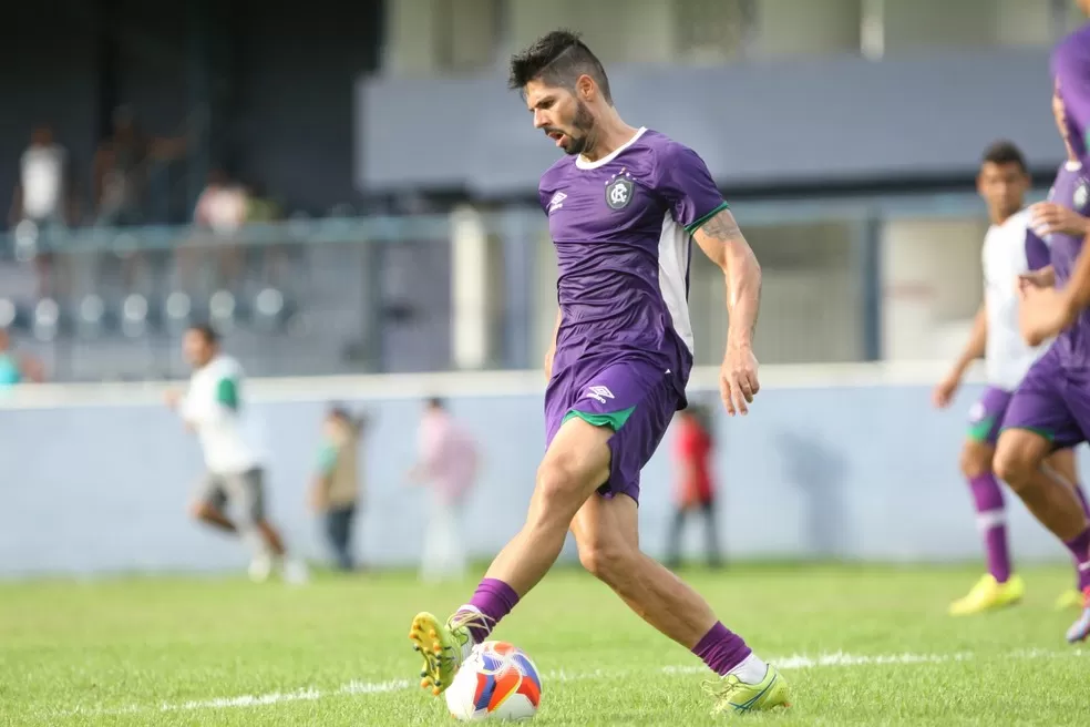 Ji-Paraná Vira Jogo e Marco Goiano Brilha com Gol Decisivo: Equipe Rumo ao G4!