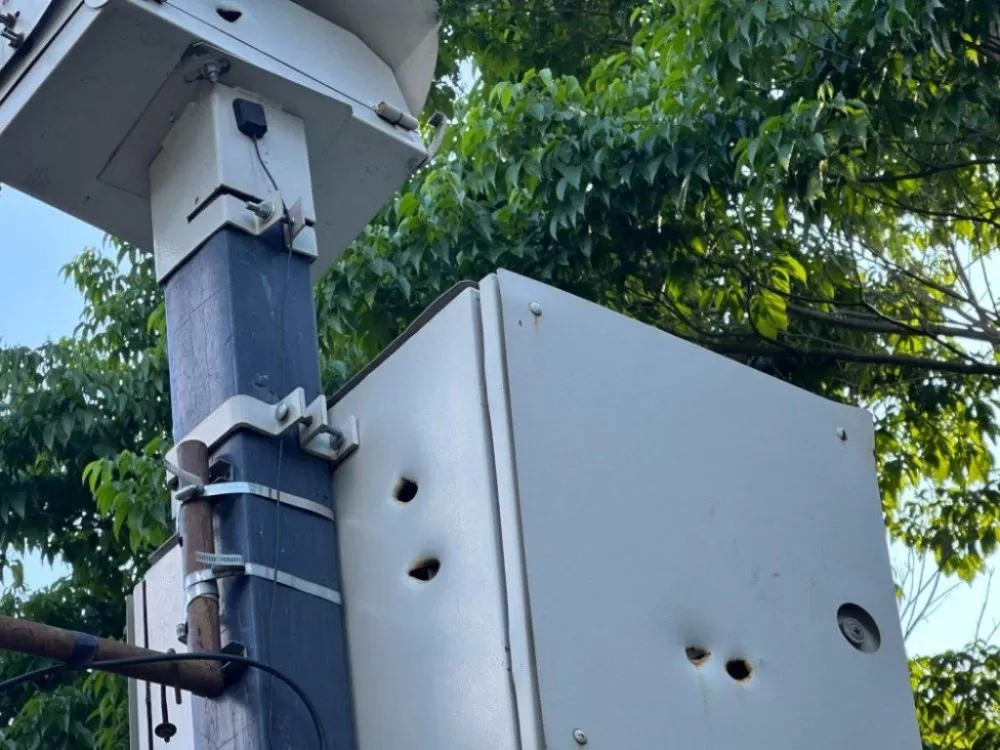 Radares da BR-364 são alvos de disparos e sofrem danos em ato de vandalismo