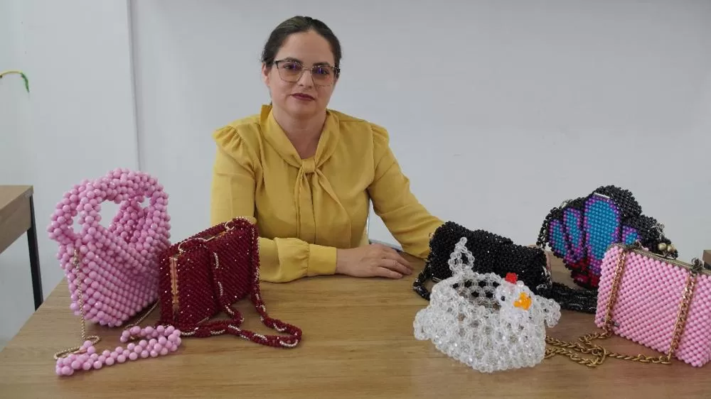 Empreendedora de Ji-Paraná Fatura Alto com Bolsas Artesanais e Conquista Clientes Internacionalmente“