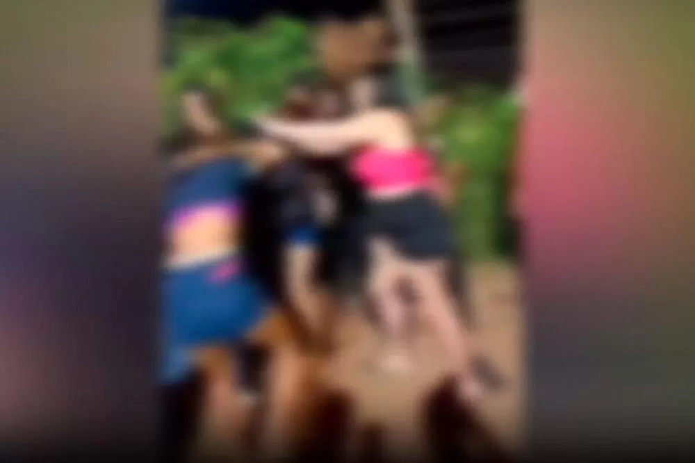  Mulher Encontra Ex com Vizinha e Violência Explode em Apartamento