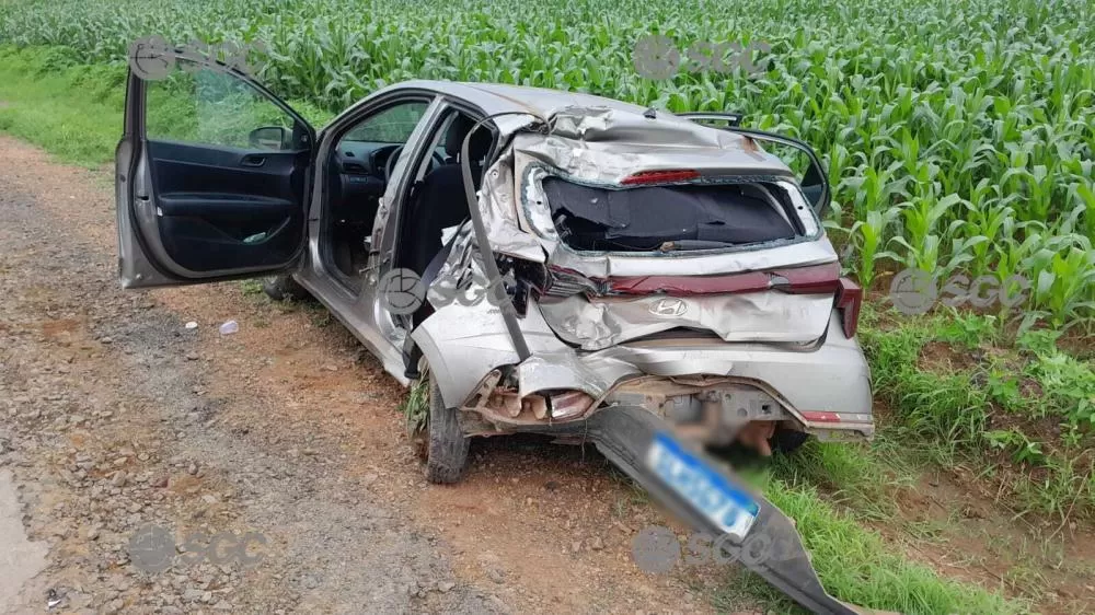 Carreta Atinge violentamente Carro da Saúde e Deixa Dois Feridos na BR-364 em Rondônia