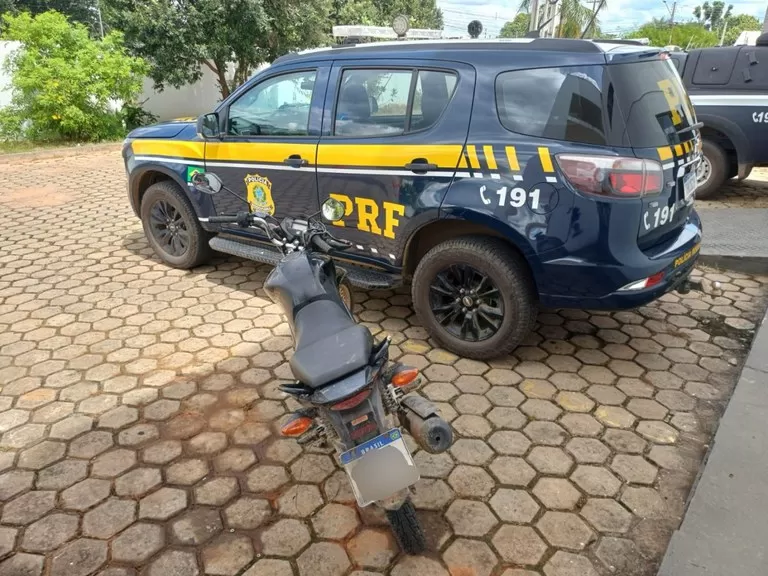 PRF Recupera Motocicleta Furtada e Prende Condutor Embriagado em Ji-Paraná 