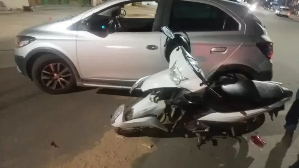 Motociclista fica ferida em acidente na Avenida Maringá em Ji-Paraná Mobiliza Equipes de Resgate