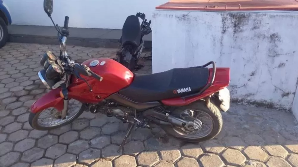 Motocicleta Furtada é Encontrada pela Polícia Próxima ao CEDEL, no Bairro BNH em Ji-Paraná