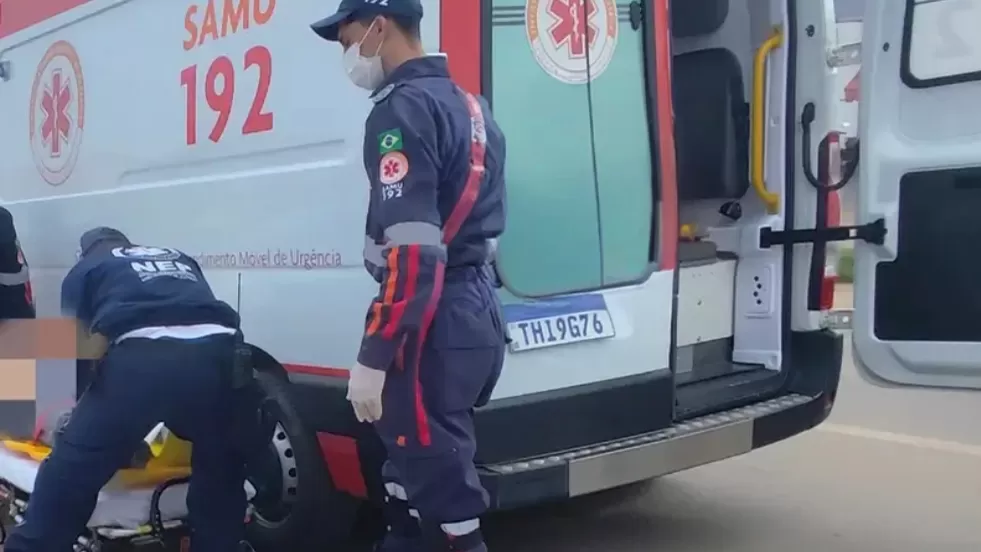 Grave acidente na Rua Rio Branco em Ji-Paraná termina em fratura e agressões no Bairro 2 de Abril