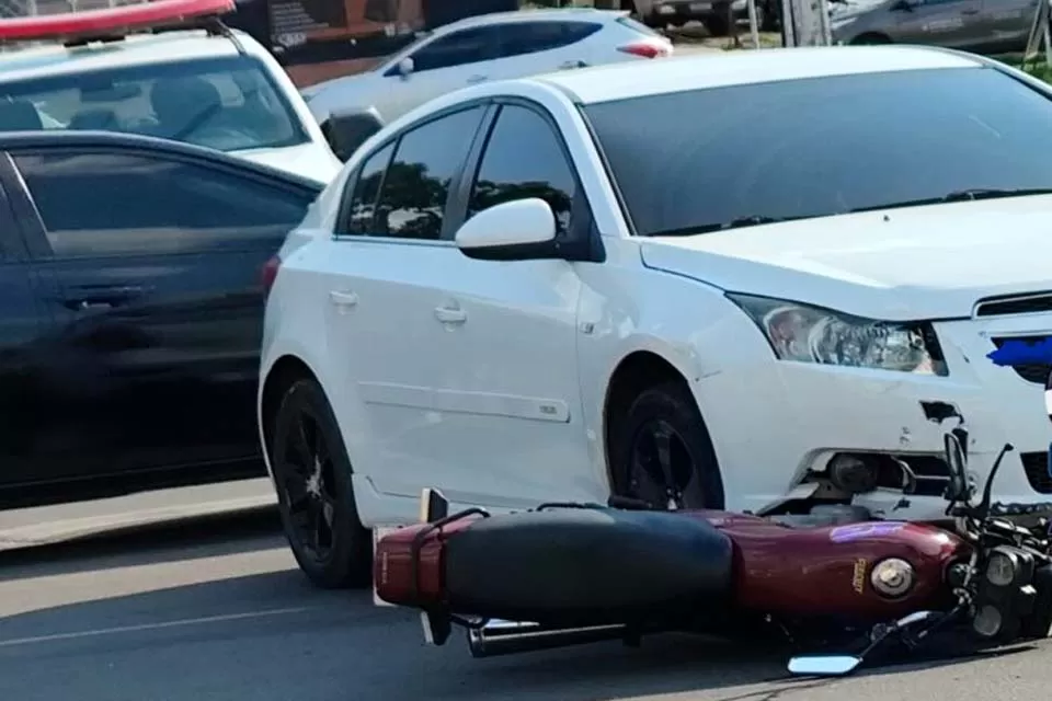 Motociclista Fica Ferido Após Colisão com Carro em Ji-Paraná