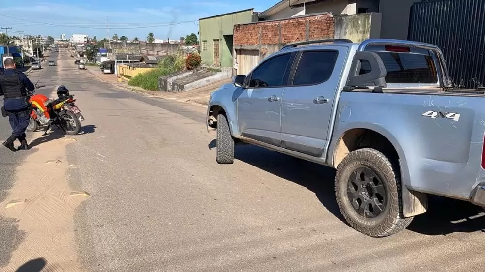 Acidente de Trânsito em Ji-Paraná: Motocicleta Colide com Caminhonete na Rua Mato Grosso