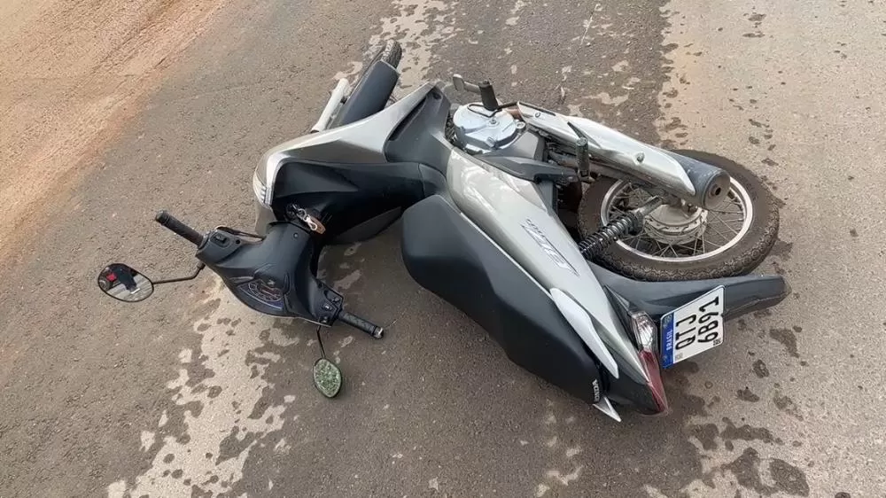 Acidente entre Moto e Bicicleta Deixa Mulher gravemente Ferida na Avenida Brasil em Ji-Paraná