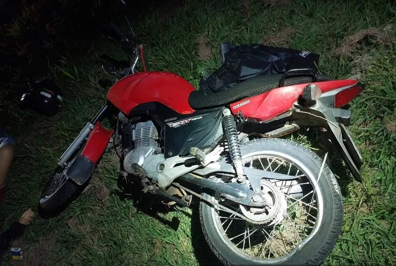 Mulher e 48 anos morre em trágico acidente de moto na BR-364 ao perder o controle e cair fora da pista