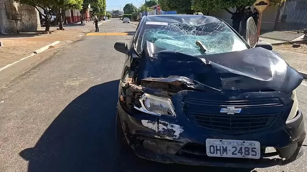 Vídeo Brutal: Motorista Embriagado Causa Grave Acidente na T-20 em Ji-Paraná; Motociclista Está em Estado Gravíssimo