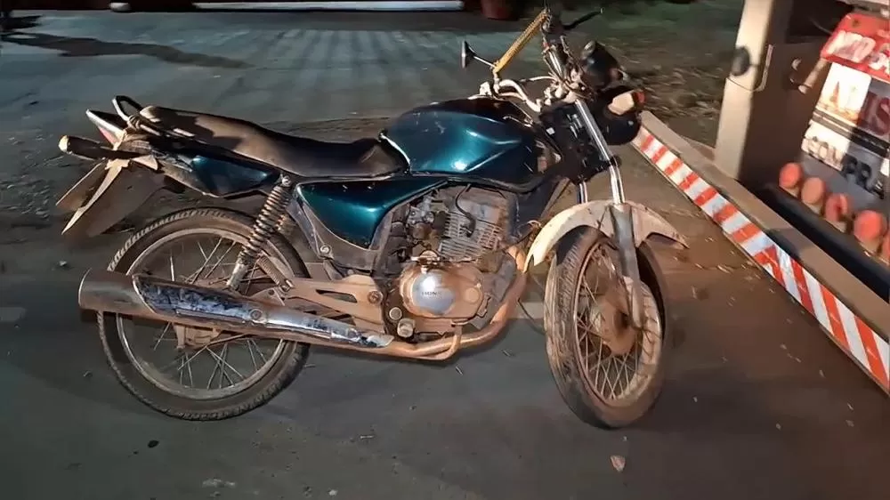 Motociclista Fica Ferido Após Colidir com Carreta Estacionada na T-14 em Ji-Paraná