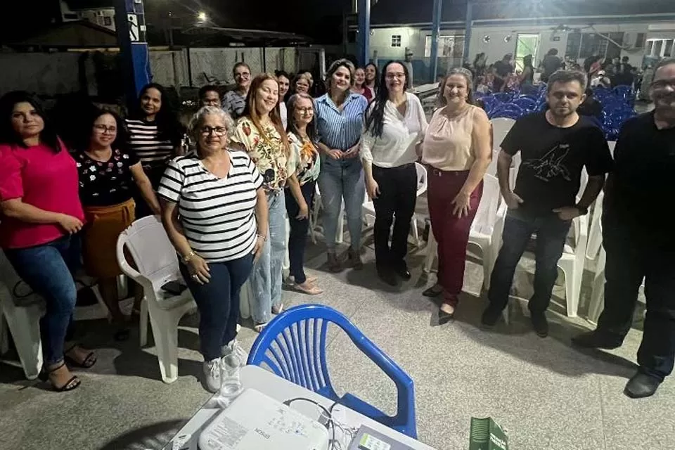 Núcleo Psicossocial de Ji-Paraná promove palestra sobre alienação parental em escola local
