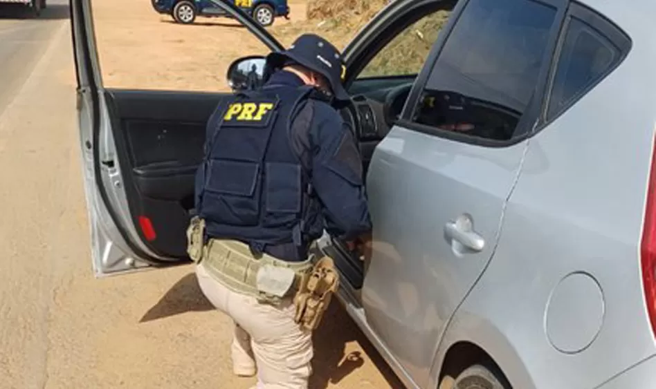 PRF recupera veículo furtado em SP durante Operação Echo Norte em Ariquemes  