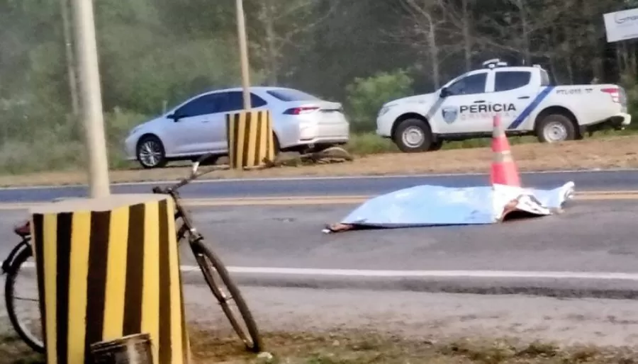 Acidente Trágico na BR-364: Em Vídeo Ciclista é Brutalmente Atropelado e Morto por Caminhonete em Ji-Paraná em frente à Ceplac