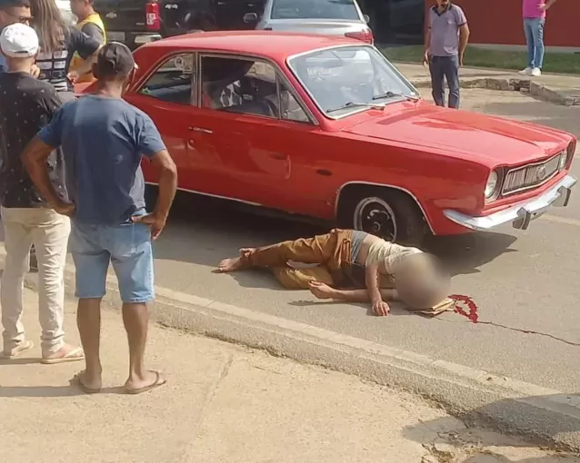 Homem é Atropelado em Alta Velocidade na Frente da Rodoviária de Ji-Paraná e Sofre Ferimentos Graves ao Bater com a Cabeça no Asfalto