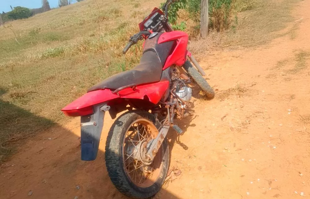 Em Ji-Paraná 2º Batalhão da Polícia Militar encontra Moto Abandonada com Chassi Raspado na Rodovia Estadual RO-135