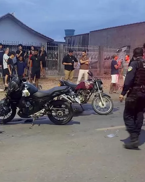 Motociclista Invade Contramão e causa Grave Acidente entre Motos deixa Trabalhador Gravemente Ferido em Ji-Paraná no Bairro BNH