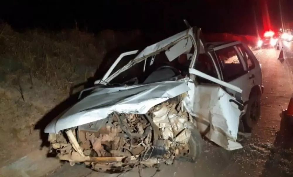 Colisão Frontal entre Fiat Uno e Dodge RAM Mata Homem na BR-364