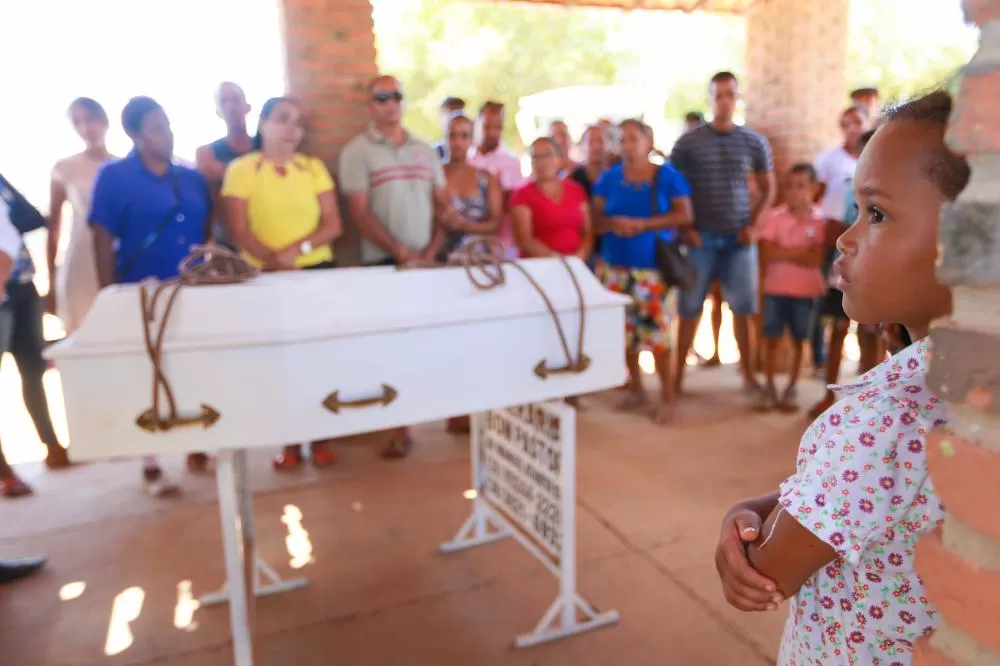 Tragédia em Ji-Paraná: Bebê de 2 Meses Morre Engasgado na Zona Rural – Família em Desespero