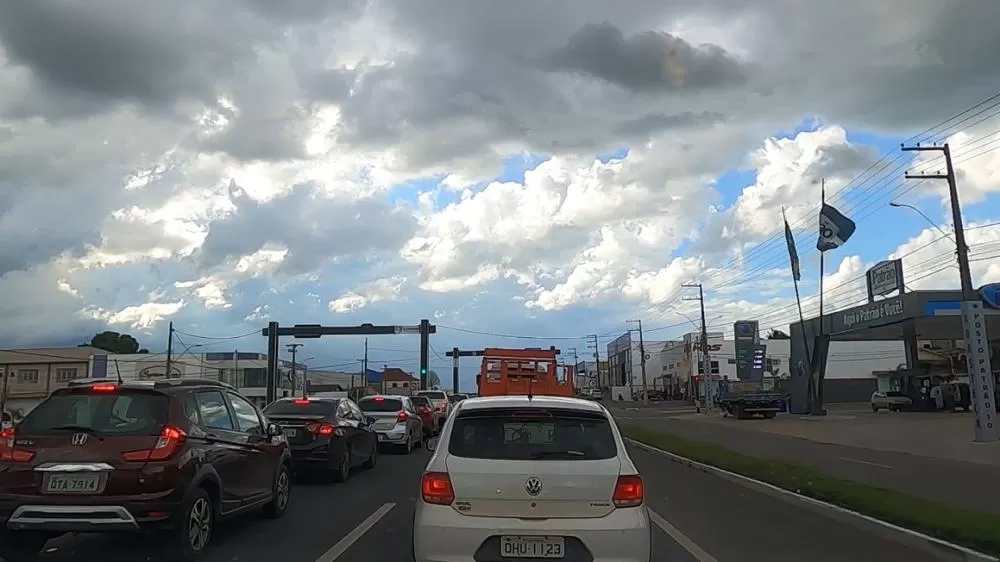 Ji-Paraná em Alerta: INMET emite Aviso Laranja de Chuvas Intensas com Risco de Alagamentos, Quedas de Árvores e Ventos de até 100 km/h