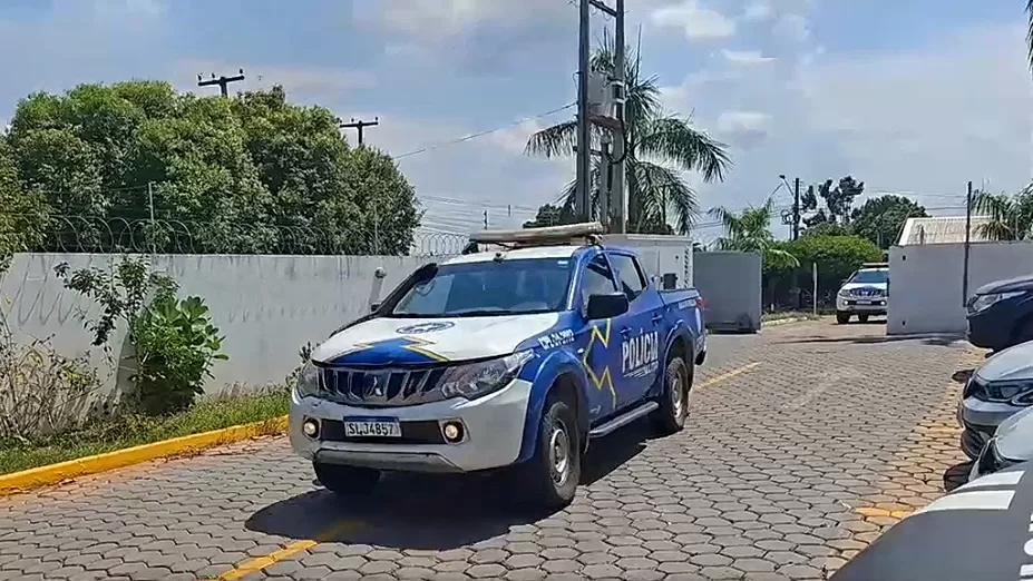 Ciúmes Violento em Ji-Paraná: Homem Surta, Agride Companheira e acaba Preso com Faca nas Mãos