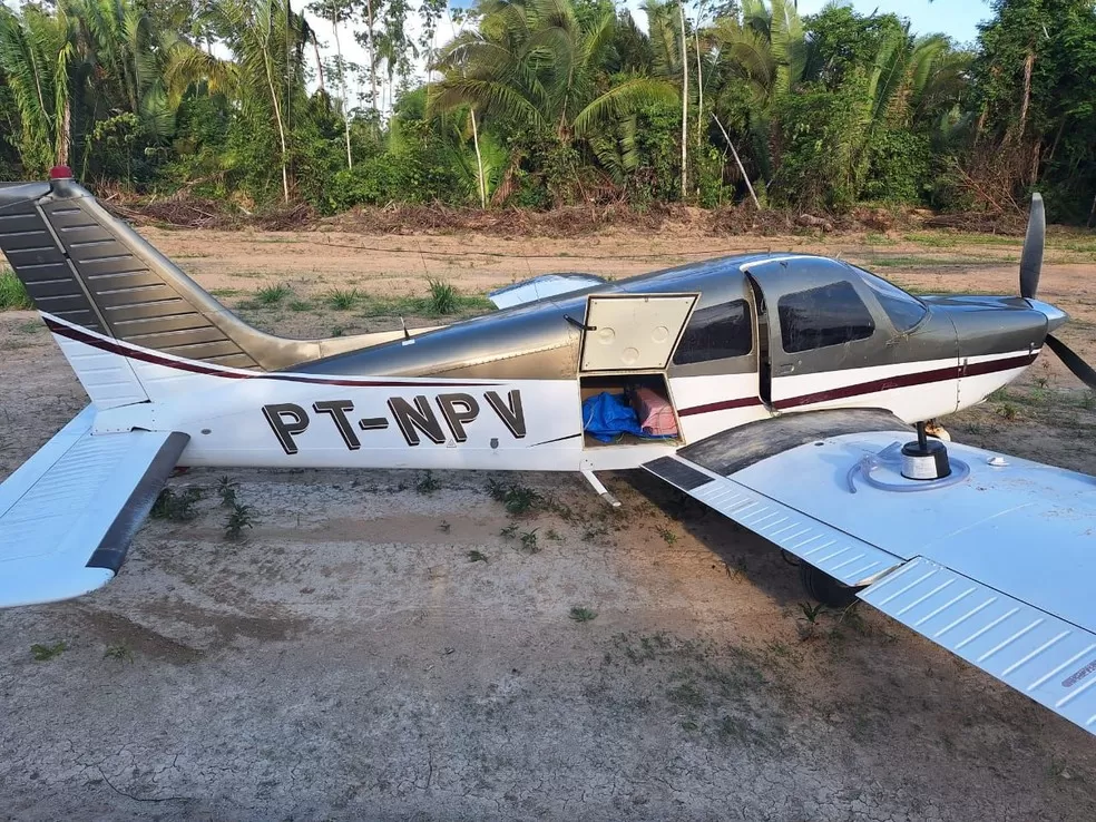 Polícia Federal apreende Aeronave com meia Tonelada de Drogas em Pista Clandestina de Machadinho do Oeste