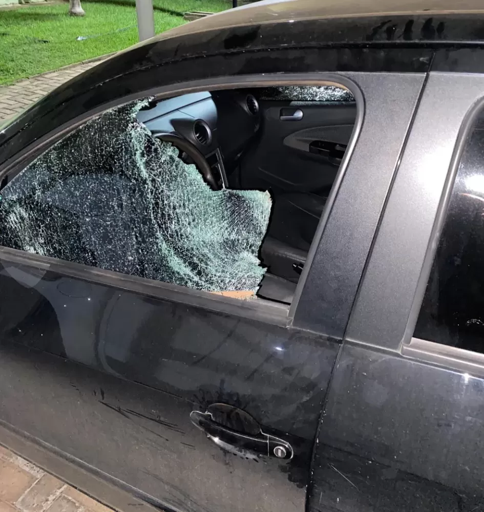 Tiros Atingem Casa e Carro de Família Enquanto Todos Dormiam em Ji-Paraná na Rua Cruzeiro do Sul