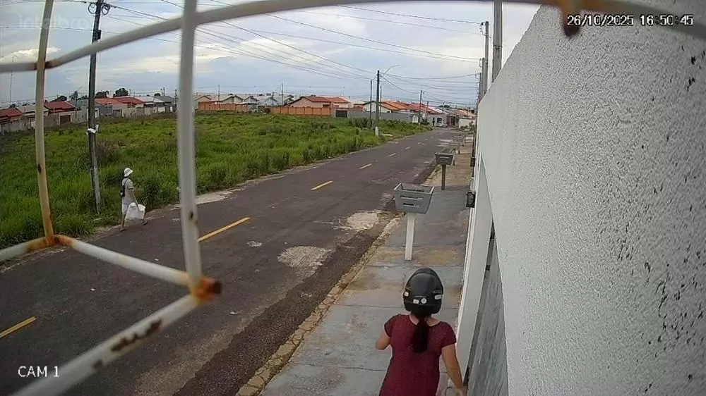 Vídeo: Moradora denuncia roubo em residência e critica falta de patrulhamento no Bairro Talismã em Ji-Paraná