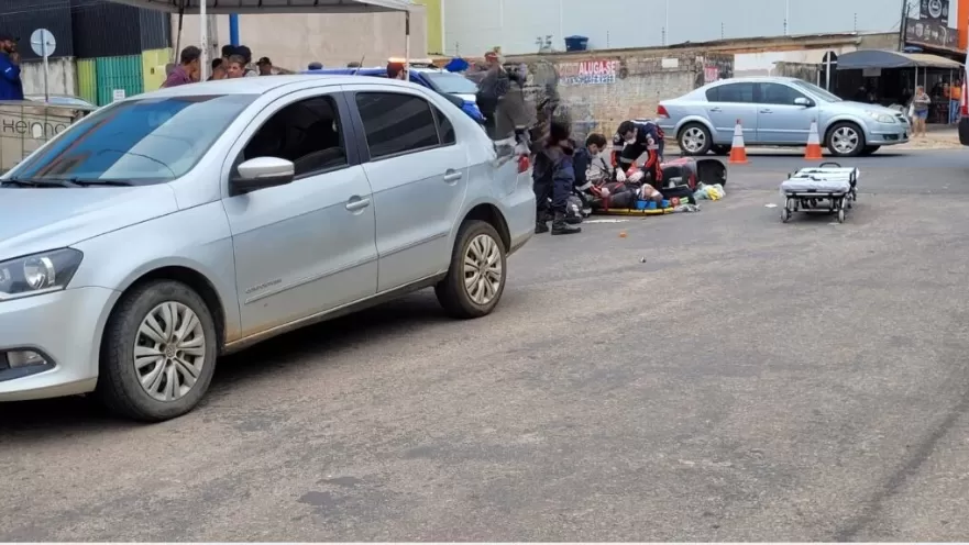 Motociclista é socorrido pelo SAMU após acidente na T-6 com Av. Maringá em Ji-Paraná