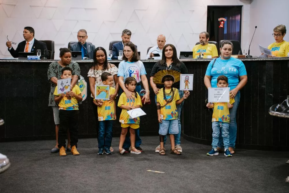 Em clima de aniversário, alunos emocionam a Câmara Municipal com mostra artística e celebram os 48 anos de Ji-Paraná