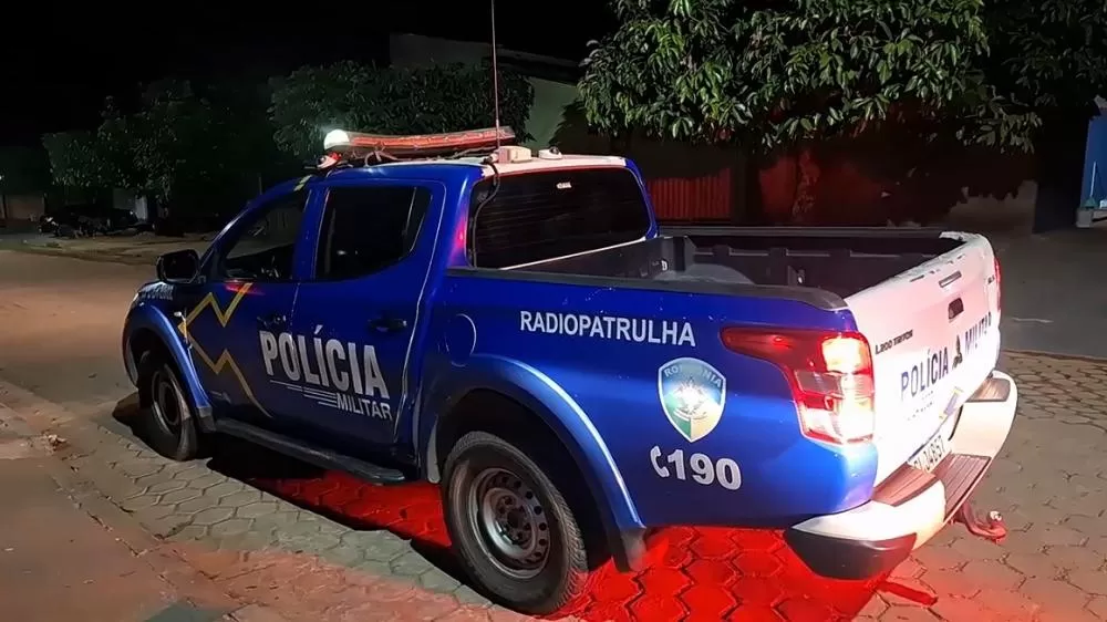 Briga de casal em Ji-Paraná acaba em faca, incêndio e destruição de pertences