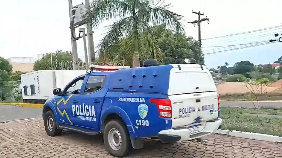 Ex-marido agride mulher na frente de familiares e criança em Ji-Paraná — Agressor fugiu de moto