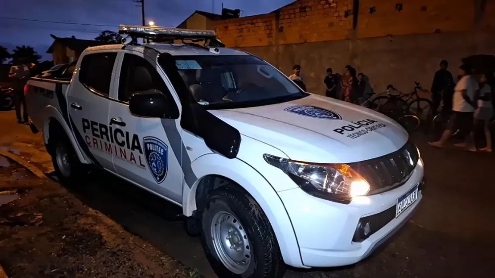 Jovem de 21 anos é executado com vários tiros na Lanchonete do Jorge na Avenida Rio Branco — Suspeito foge após ataque brutal