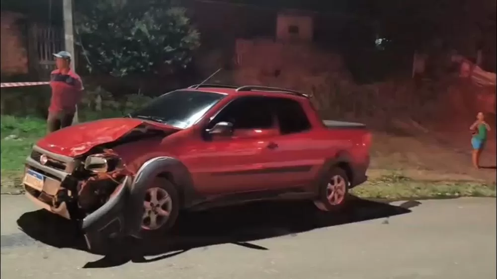 Grave colisão frontal em Ji-Paraná deixa motociclista ferido na T-4 envolvendo Fiat Strada e Yamaha Factor mobiliza SAMU e Polícia Militar