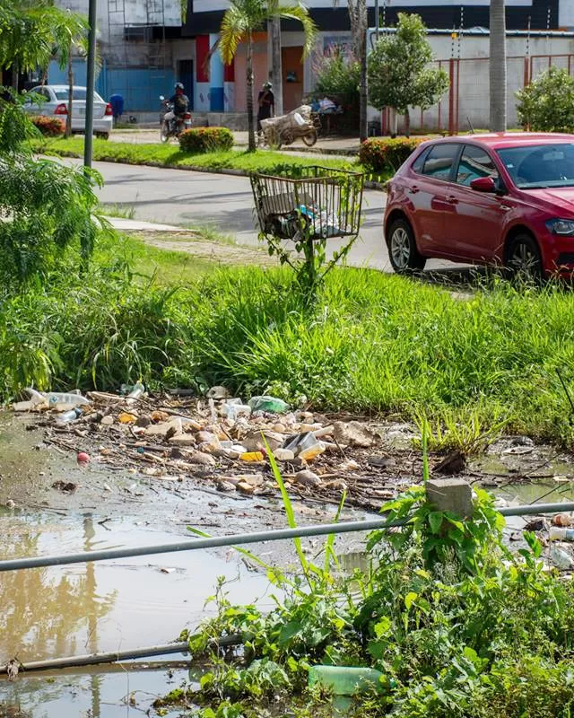 Mulher é espancada pelo marido e jogada dentro do córrego 2 de Abril em Ji-Paraná — Agressor segue foragido